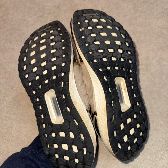 Adidas Women's Ultraboost 19 Black & Tan - Picture 3 of 4